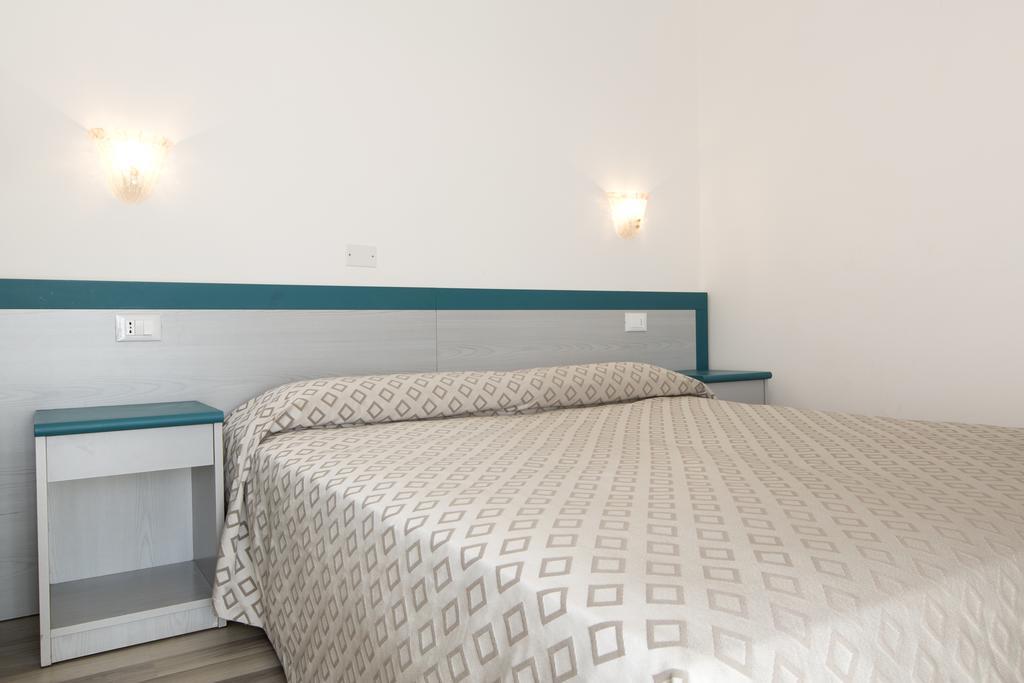 Hotel El Paso Лидо ди Йезоло Стая снимка